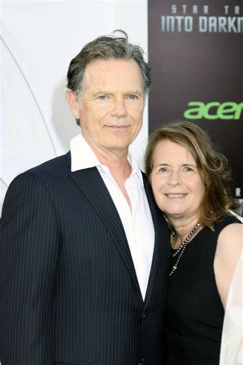 bruce greenwood wife.